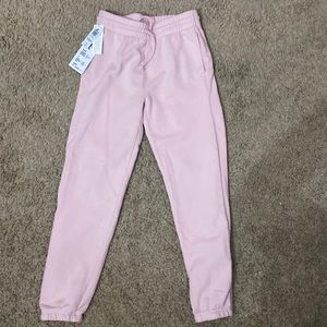 NWT Aritzia TNA Cozy BF 28” sweatpants. Size xs. Poetic pink color